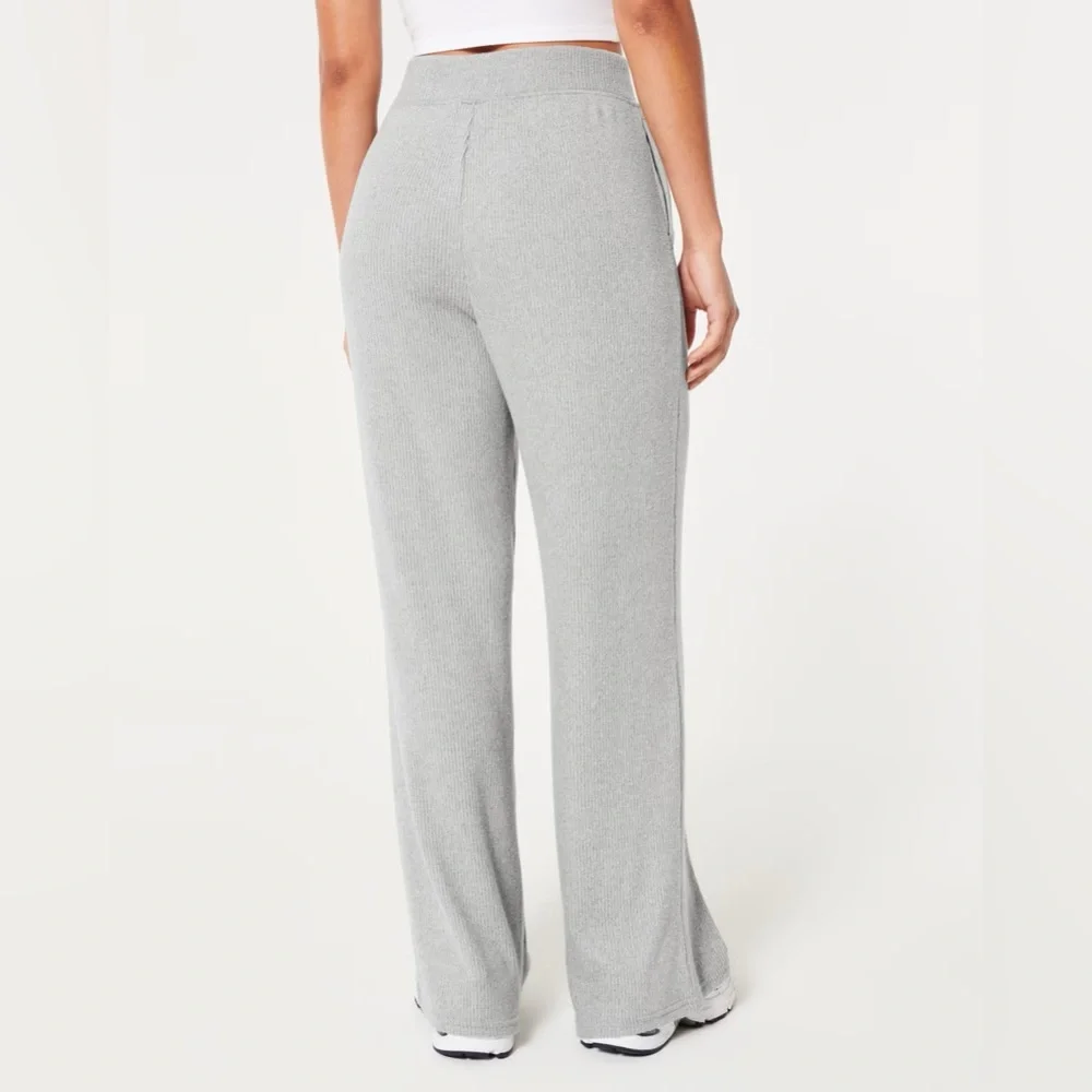 Hollister Cozy Ribbed Wide-Leg Pants - Picture 4 of 7